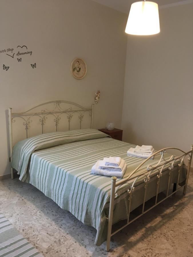 B&B Al Campanile Таранто Экстерьер фото